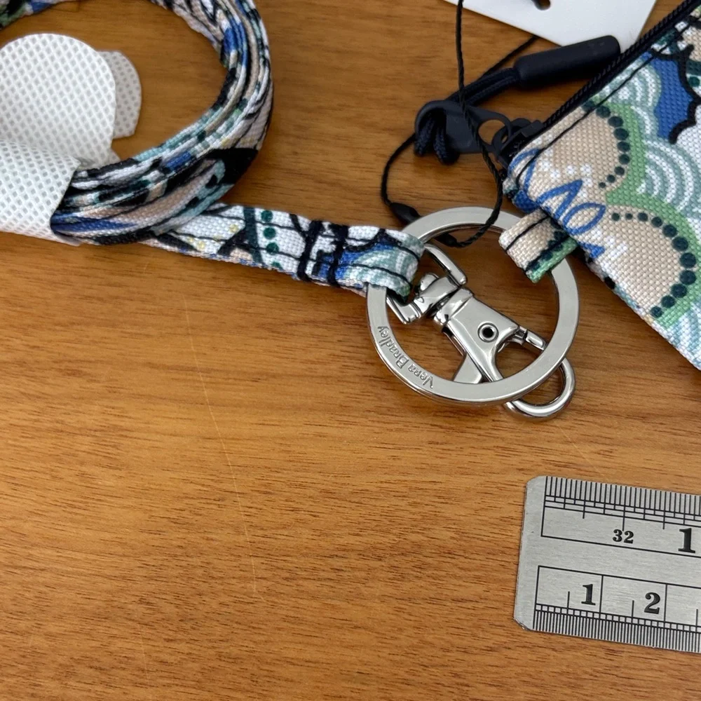 Vera Bradley Sketched Medallion Zip ID and Lanyard NWT - Picture 5 of 6